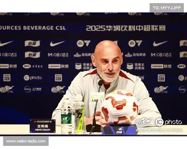 中超俱乐部发布新年海报，温暖祝福球迷